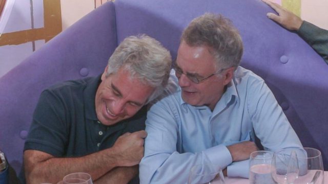 Ανατριχιαστικό email βιολόγου στον Τζέφρι Έπσταϊν: «Δώσε ορμόνες σε 3χρονο παιδί αν έχει τρανς τάσεις»