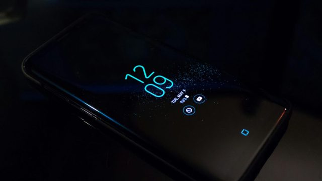 Επίδομα 70 ευρώ για smartphone: Ποιοι οι δικαιούχοι;