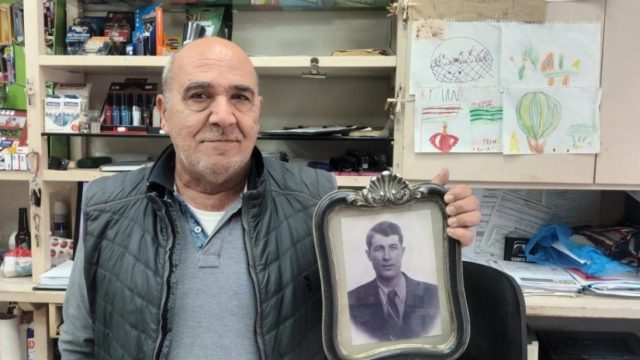 Θρασύβουλος Καλαφατάκης: Αναγνώρισε τον παππού του μέσα από τις φωτογραφίες με την εκτέλεση των 200 της Καισαριανής