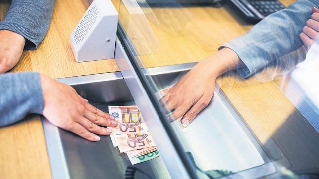 Βόμβα μεγατόνων για τις ελληνικές τράπεζες: Θα πληρώσουν 1,5 δις ευρώ στα δάνεια του νόμου Κατσέλη στους πολίτες 