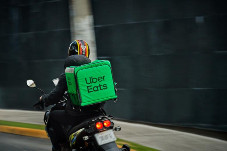 Έρχεται η Uber Eats στην Ελλάδα