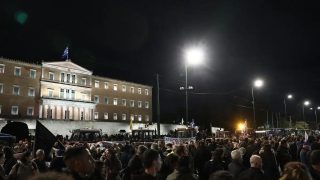 Διανυκτέρευση έξω από τη Βουλή για τους αγρότες – Σε ποια περίπτωση θα επιστρέψουν τα μπλόκα