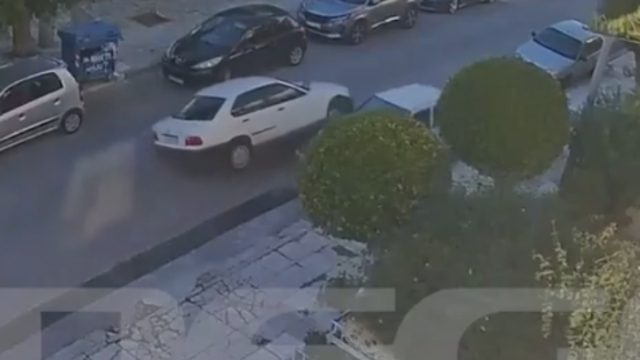Μεθυσμένη οδηγός στον Άλιμο πήρε σβάρνα 11 αυτοκίνητα και «έλεγε σιγά, τι έκανα»