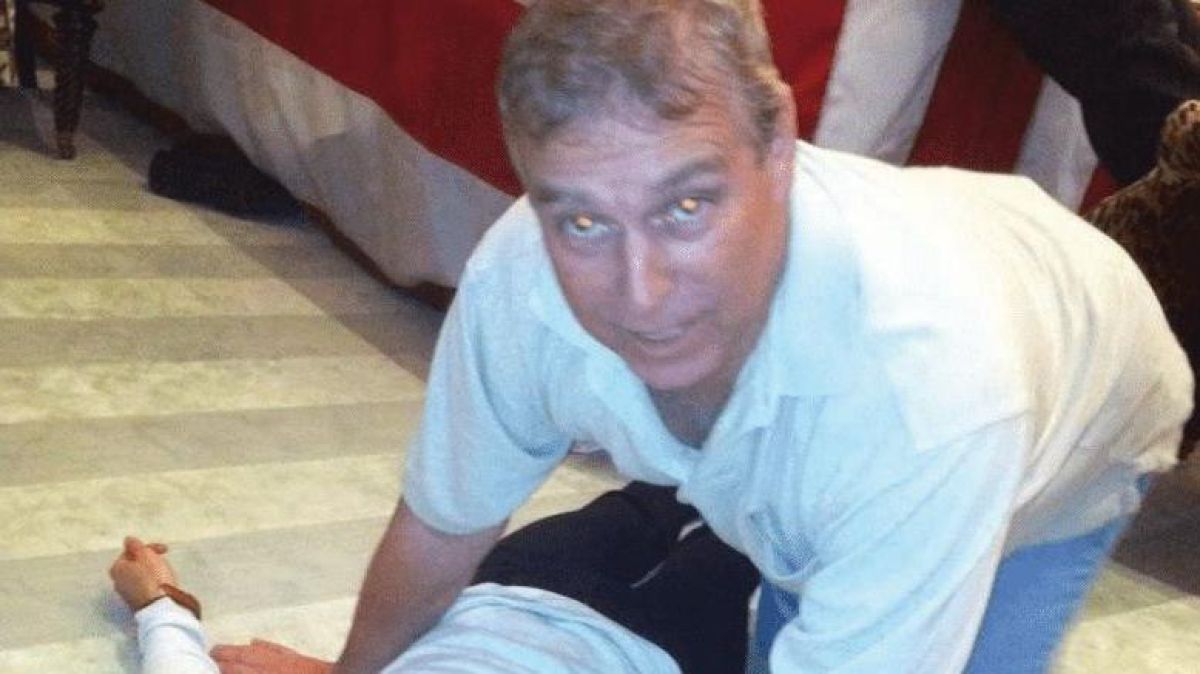 Η στιγμή που το παλάτι δεν μπορούσε πλέον να τον προστατεύσει