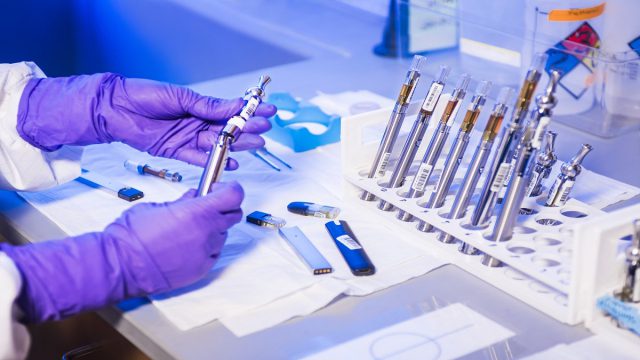Υγεία: Οι 5 + 1 παρενέργειες από το άτμισμα που μόνο οι γιατροί γνωρίζουν και πρέπει να τις ξέρετε