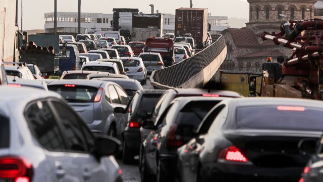 Κίνηση σήμερα (05/02): Καθυστερήσεις σε Κηφισό, Κηφισίας και Πειραιά – Δύσκολη η μετακίνηση