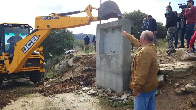 Αχιλλέας Μπέος: Σαν μπουλντόζα ξηλώνει παρανομίες στον Βόλο – Δείτε τον σε δράση