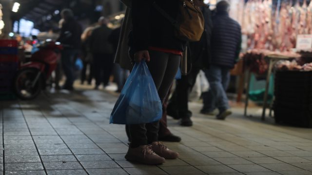 Τσικνοπέμπτη: Πού κυμαίνονται οι τιμές στα κρέατα