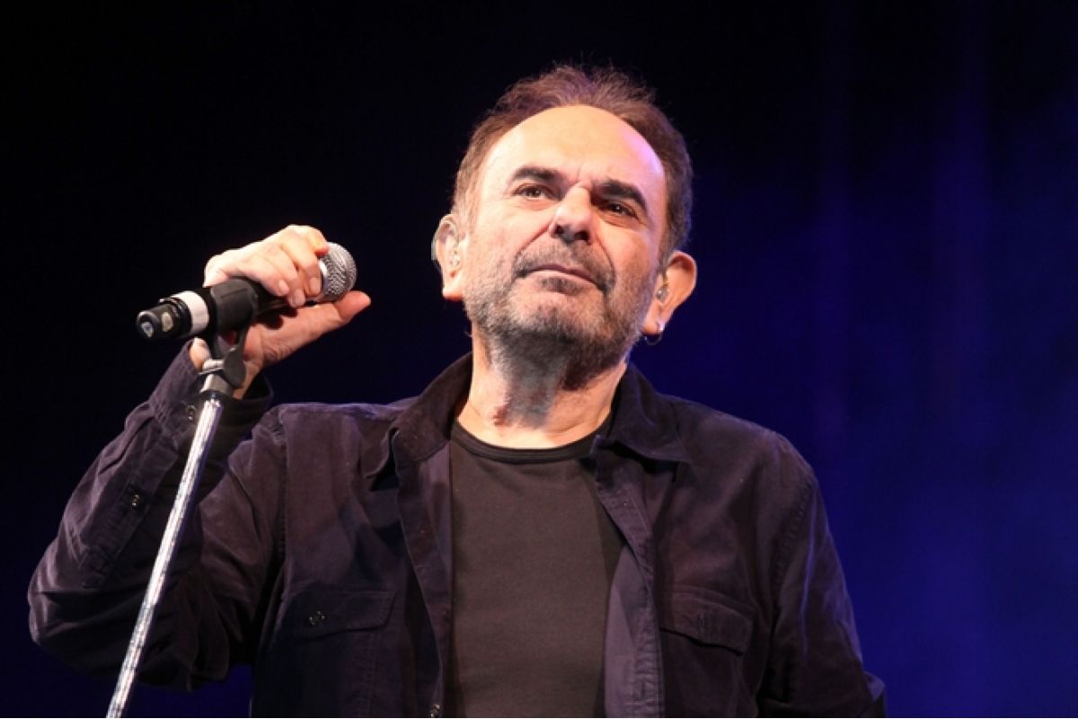 Από το «Πενήντα-Πενήντα» στη σκηνή