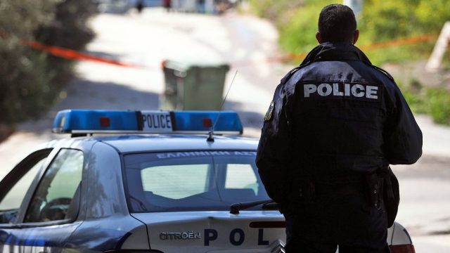 Τρόμος στην Κομοτηνή: Ληστεία σε κοσμηματοπωλείο – Έριξε υδροχλωρικό οξύ στο πρόσωπο υπαλλήλου για να ξεφύγει