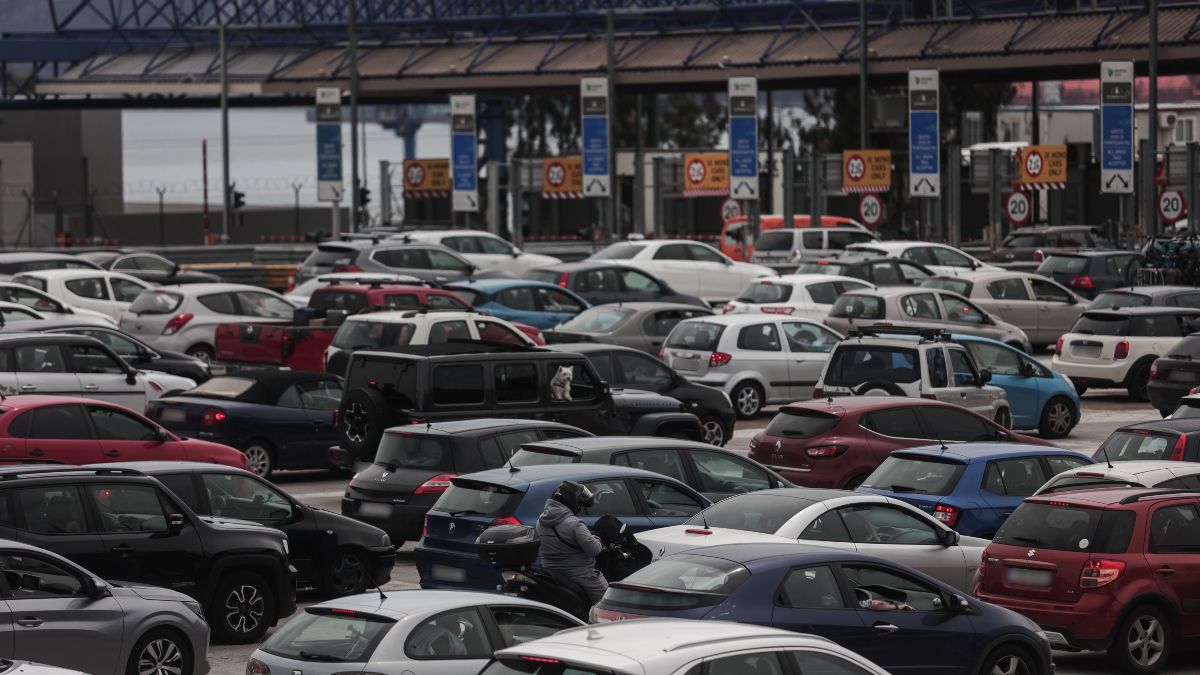 Έξοδος από την Αττική: Πάνω από 88.000 αυτοκίνητα πέρασαν τα διόδια – Πώς θα κινηθούν οι οδηγοί το τριήμερο της Καθαράς Δευτέρας
