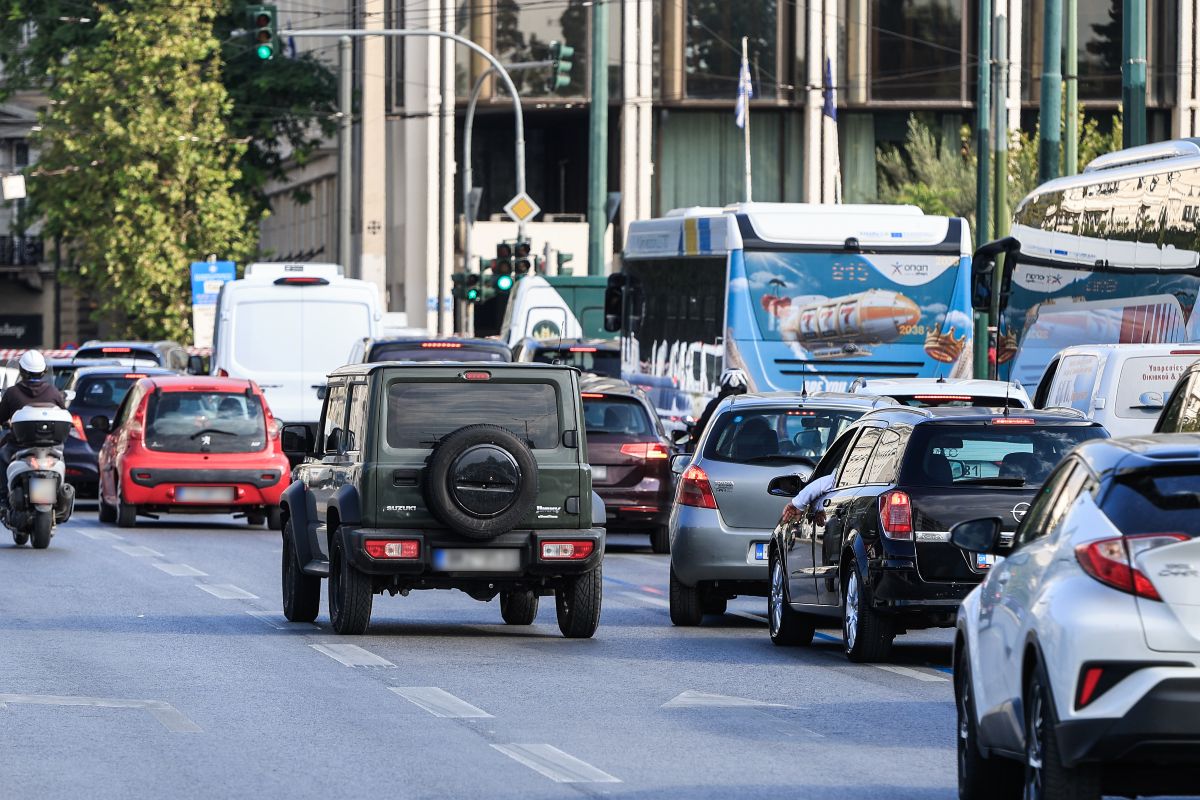 Ουρές χιλιομέτρων σε Κηφισό και Λεωφόρο Αθηνών