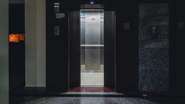 Κοινόχρηστα ασανσέρ: Πώς υπολογίζεται η χρέωση και γιατί οι πάνω όροφοι πληρώνουν περισσότερα;