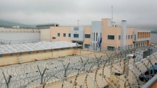 Δολοφονία στις φυλακές Δομοκού: Στο μικροσκόπιο της δίωξης ανθρωποκτονιών η υπόθεση – Η απουσία καμερών και το περίστροφο