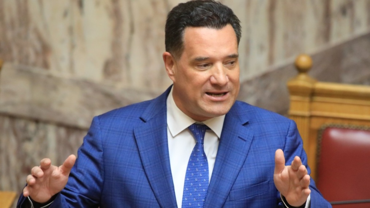 Έκπληκτοι με το νέο μαλλί του Άδωνι Γεωργιάδη στην τελευταία συνέντευξη! (ΒΙΝΤΕΟ)