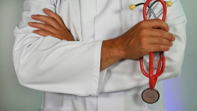 Νοσοκομεία: 850 νέες θέσεις γιατρών και 1.696 νοσηλευτών – Όλα τα κίνητρα για να επιστρέψουν οι Έλληνες επιστήμονες