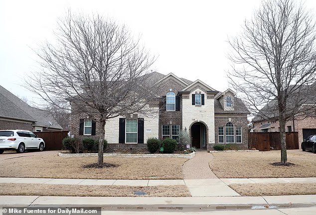 Σε μια ανάκριση για τον θάνατο της Λούσι Χάρισον, αποκαλύφθηκε για πρώτη φορά ότι πυροβολήθηκε θανάσιμα από τον πατέρα της, Κρις.