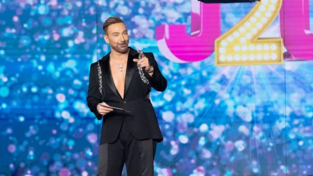 J2US: Πρεμιέρα με αλλαγές – Ο κριτής που θα απουσιάζει από το πρώτο live