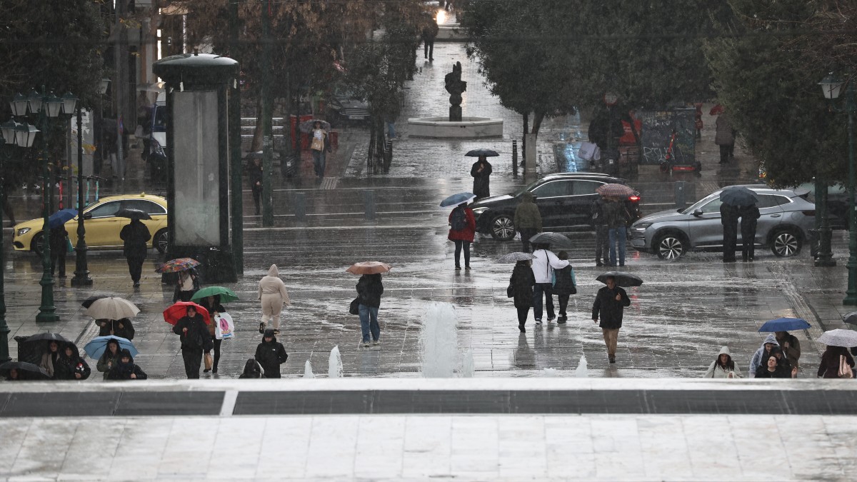 Καιρός σήμερα 22/2: Χειμωνιάτικο σκηνικό φέρνει η Κυριακή – Τι έρχεται την Καθαρά Δευτέρα σύμφωνα με Τυράσκη και Αρνιακό
