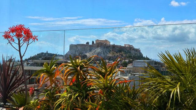Καιρός σήμερα 25/2: Ήπιο σκηνικό με διαλείμματα νεφώσεων – Πού αναμένονται βροχές σύμφωνα με Αρνιακό και Ζιακοπούλου