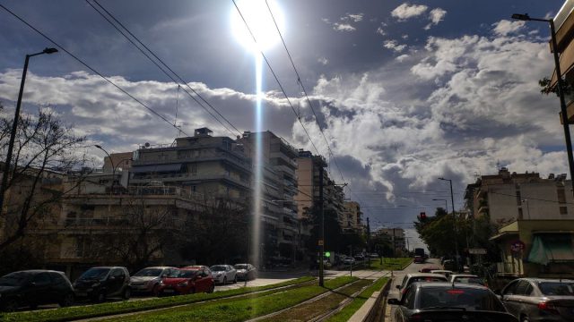 Καιρός σήμερα 27/2: Ήπια Παρασκευή με ηλιοφάνεια – Πού θα σημειωθούν τοπικές βροχές σύμφωνα με Αρνιακό – Ζιακοπούλου
