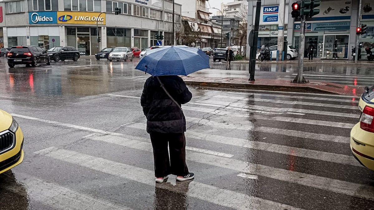 Καιρός σήμερα 20/2: Υγρή η έξοδος των εκδρομέων του τριημέρου – Άστατο σκηνικό περιγράφουν Αρνιακός και Μαρουσάκης