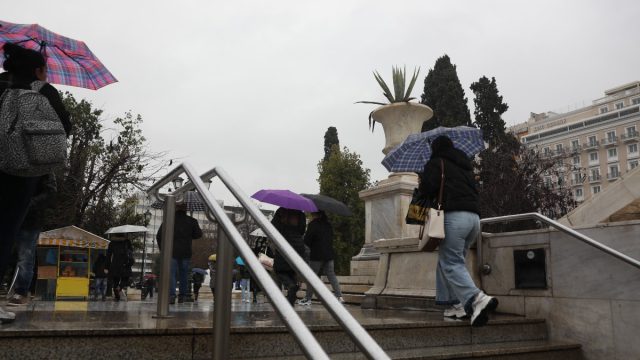 Καιρός σήμερα 05/02: Παρατεταμένη κακοκαιρία με ισχυρές βροχές – Η πρόγνωση Τσατραφύλλια και Αρνιακού