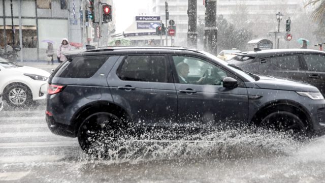 Καιρός σήμερα 13/2: Καταιγίδες και ισχυροί άνεμοι – Προειδοποιήσεις από ΕΜΥ, Τσατραφύλλια, Καλλιάνο