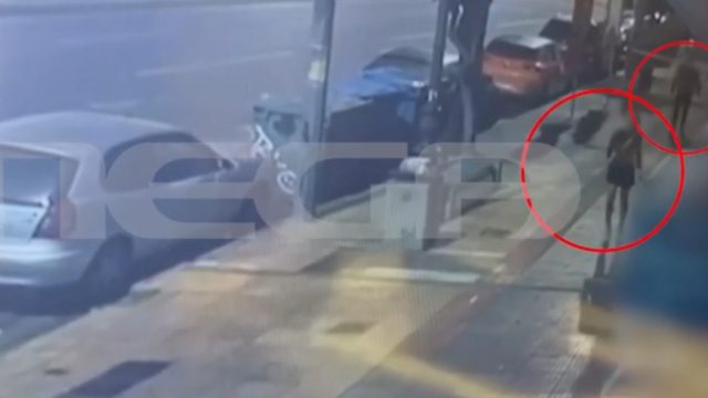 Δημόσιος ξυλοδαρμός στην Καλλιθέα: Τα βάναυσα χτυπήματα 45χρονης από τον σύντροφό της – «Με έσερνε στον δρόμο»