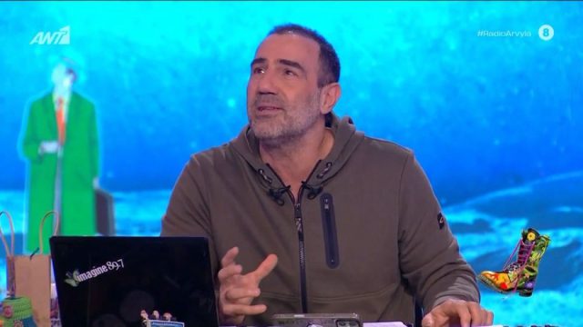 Χωρίς ρεύμα το «Ράδιο Αρβύλα»: Το απρόοπτο στον αέρα και το σχόλιο του Αντώνη Κανάκη