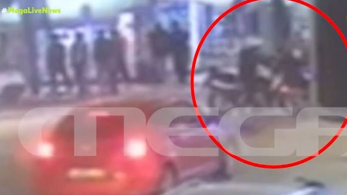 Εικόνες «Άγριας Δύσης» στην Αχαρνών: Καταδίωξη 16χρονου με κλεμμένη μηχανή – Βίντεο ντοκουμέντο