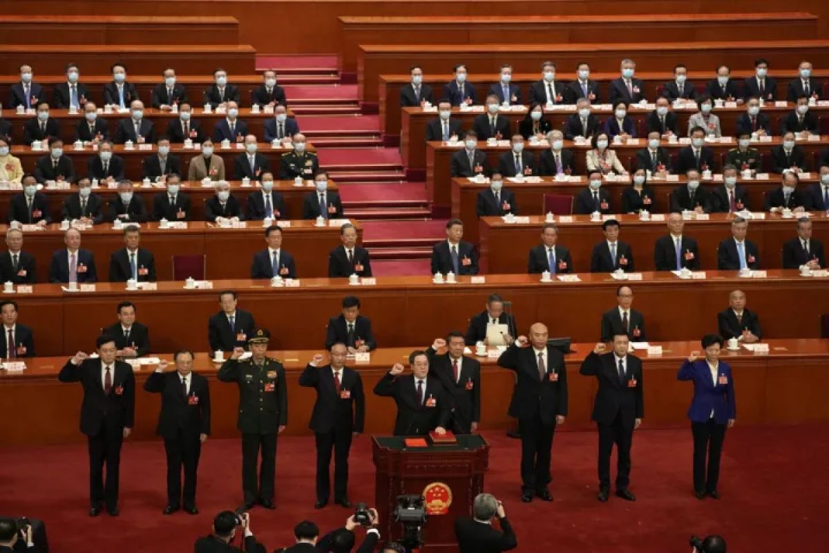Η κυβέρνηση της Κίνας και η ιστορική απόφαση