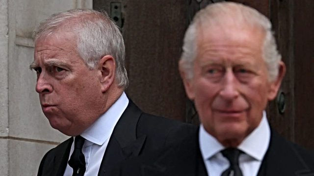Ο βασιλιάς Κάρολος «τρέχει και δεν φτάνει»: Έτοιμος να πάει στην αστυνομία για τον Άντριου – Σοκ με την νέα δήλωση