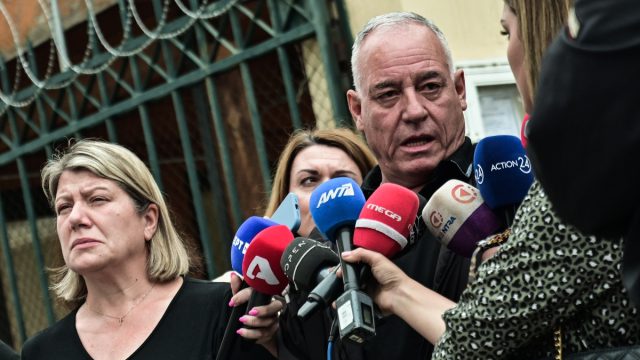 Δίκη Λυγγερίδη – Ξέσπασε ο πατέρας του: «Να σου ρίξω φωτοβολίδα να δεις αν θα σε στείλει στον αγύριστο;»