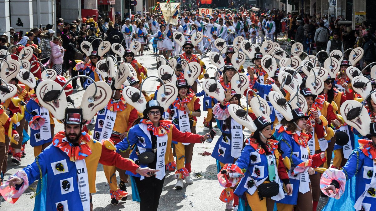 Κριτική φωτιά στο Πατρινό Καρναβάλι