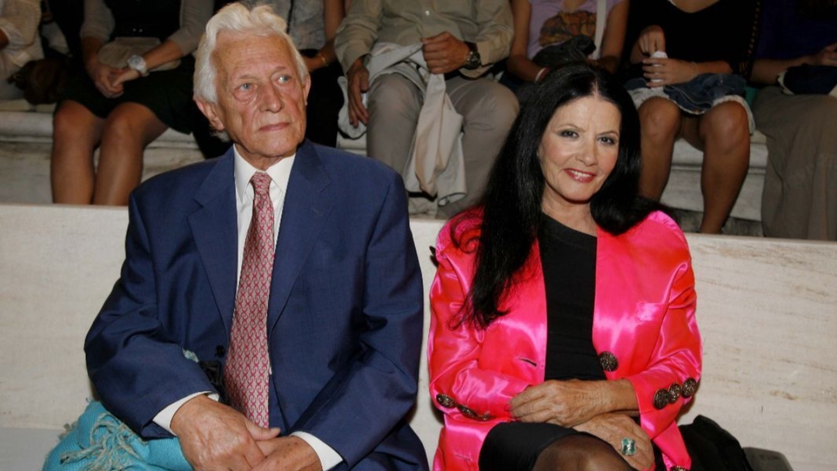 Ζωζώ Σαπουντζάκη: Τι πραγματικά της έχουν πει για τον σύντροφό της και ποιος παίρνει την επιμέλειά της