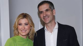 Σία Κοσιώνη: Αγκαλιά με τον Μπακογιάννη και τον γιο τους μετά το εξιτήριο