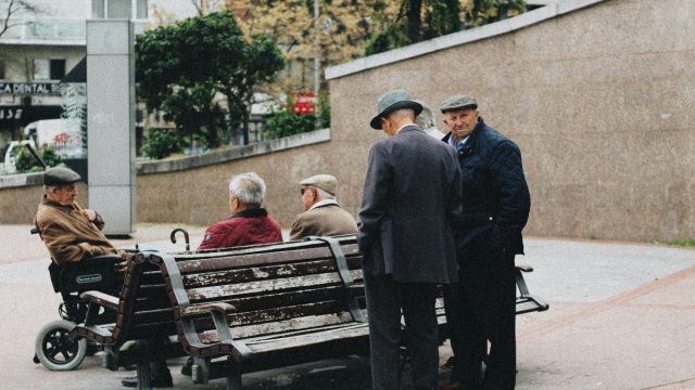 Συντάξεις: Οι μειώσεις, οι αυξήσεις και οι προκλήσεις έως το 2070
