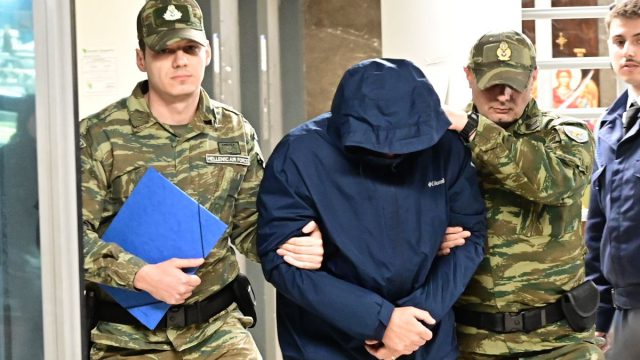 Τα πρώτα λόγια του σμήναρχου μετά την προφυλάκιση για κατασκοπεία: «Ζητώ συγγνώμη από την πατρίδα»