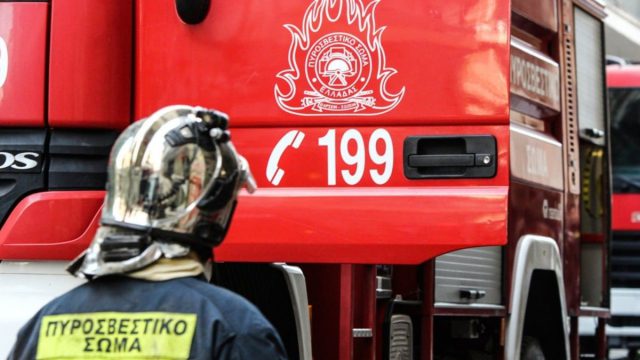 Φωτιά τώρα στα Σπάτα: Μεγάλη πυρκαγιά σε αποθήκη πασίγνωστης εταιρείας αθλητικών ειδών