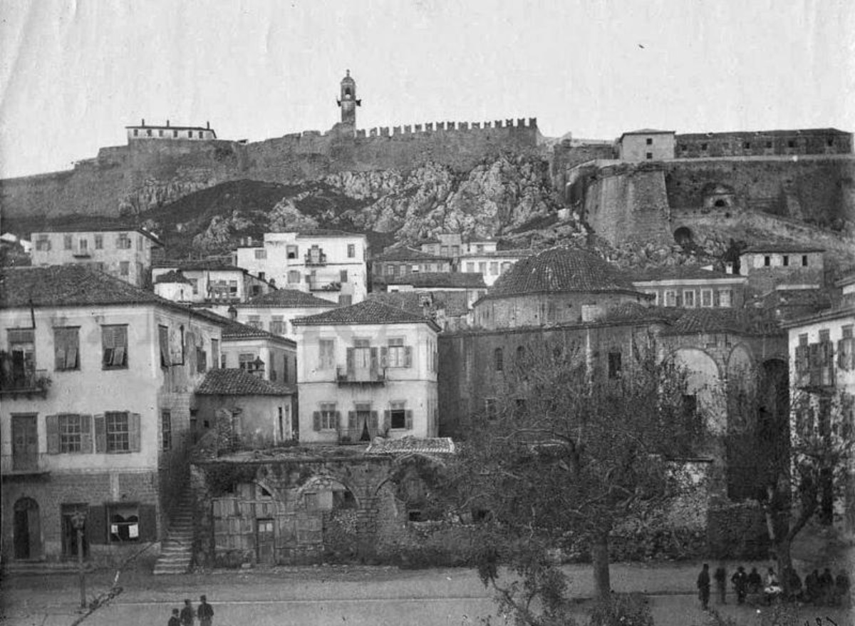 Το σπίτι της Καλλιόπης Παπαλεξοπούλου, στην πλατεία Συντάγματος Ναυπλίου