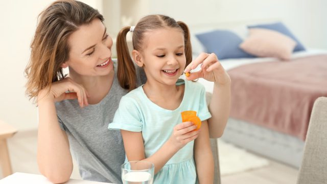 Συμπληρώματα για βιταμίνη C και D: Ενισχύουν τον οργανισμό ή μας στέλνουν στο νοσοκομείο;