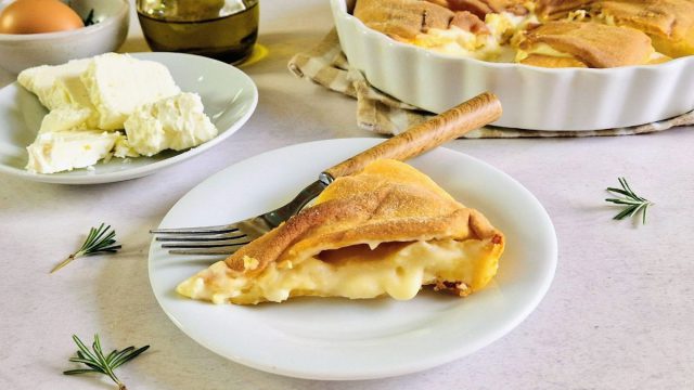 Τυρόπιτα γρήγορη με μπεσαμέλ φέτας