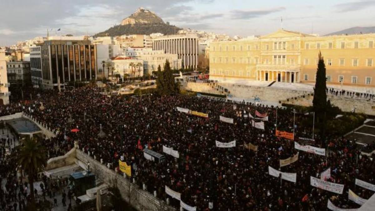 Η Αθήνα πλυμμήρισε κόσμο