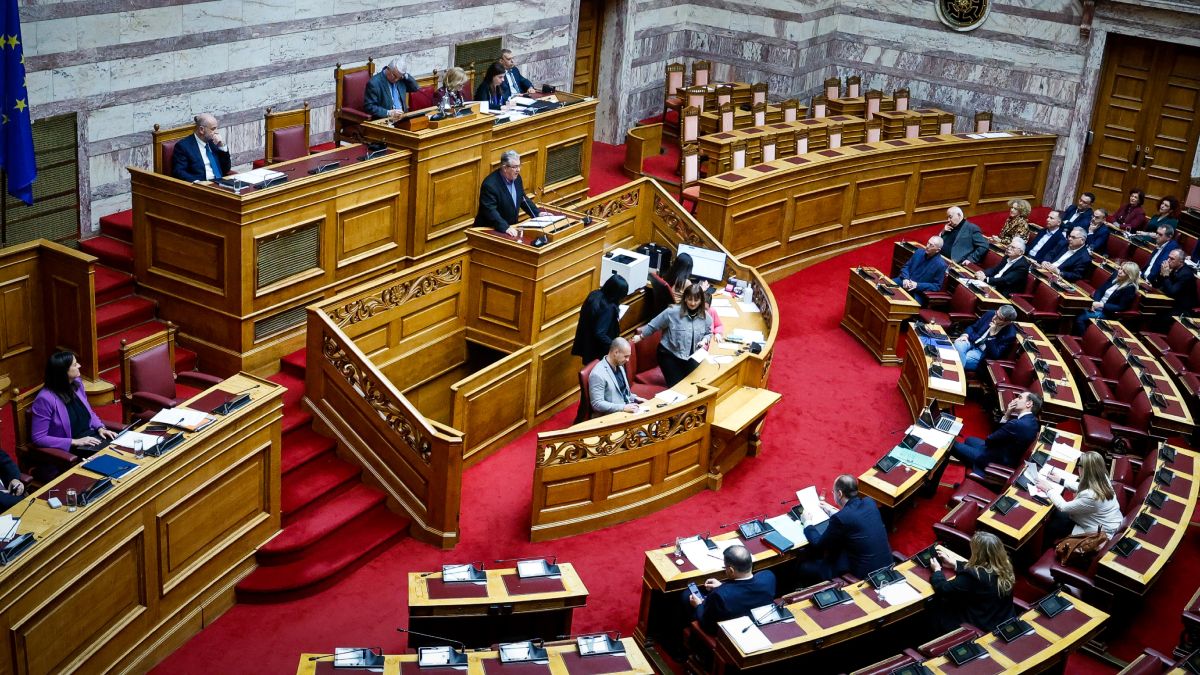 Πεδίο μάχης η Βουλή μεταξύ κυβέρνησης και αντιπολίτευσης
