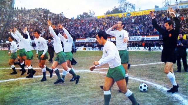 Σαν σήμερα 24 Μαρτίου 1971: Η νύχτα που ο Παναθηναϊκός «λύγισε» τα λιοντάρια της Αγγλίας – Το έπος του Γουέμπλεϊ ξεκινά από τη Λεωφόρο