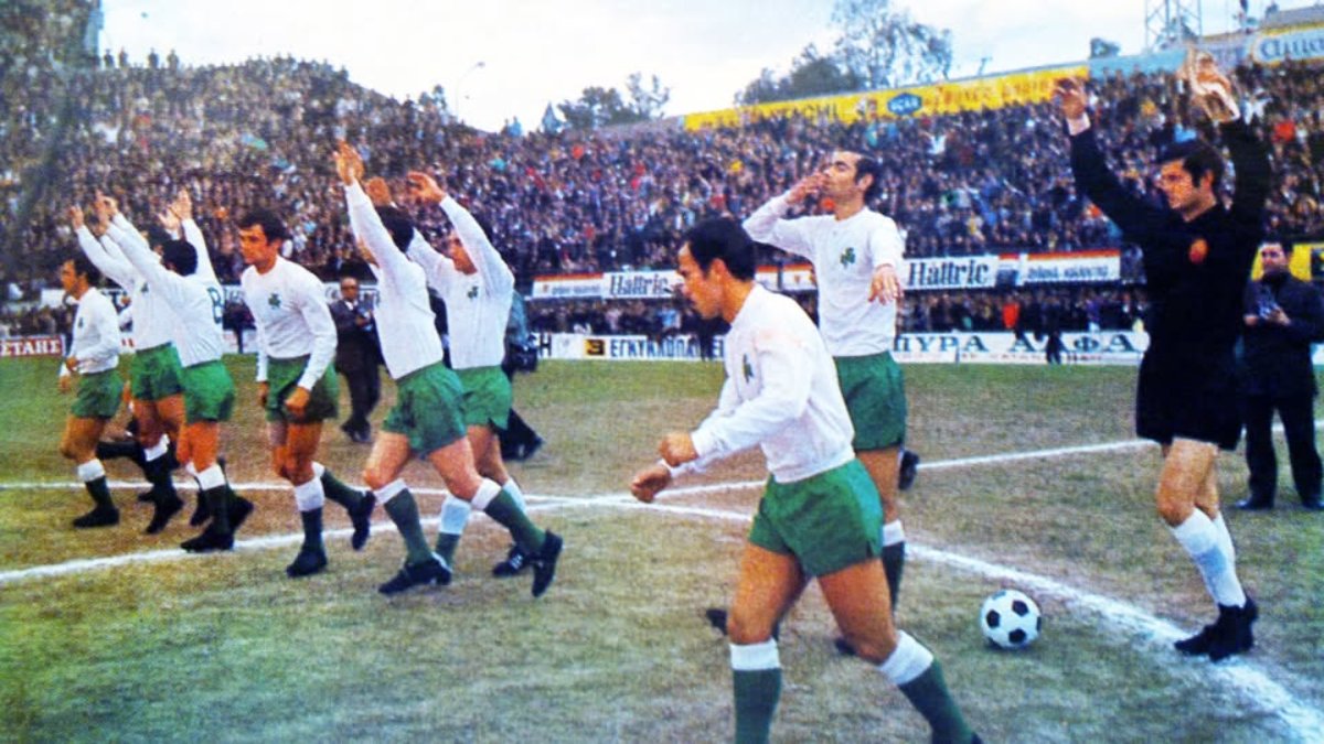 Σαν σήμερα 24 Μαρτίου 1971: Η νύχτα που ο Παναθηναϊκός «λύγισε» τα λιοντάρια της Αγγλίας – Το έπος του Γουέμπλεϊ ξεκινά από τη Λεωφόρο