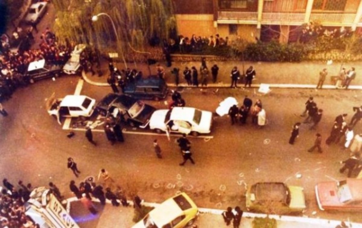 Το αίτημά τους ήταν σαφές και αδιαπραγμάτευτο: η απελευθέρωση 13 μελών των Ερυθρών Ταξιαρχιών που δικάζονταν εκείνη την περίοδο στο Τορίνο