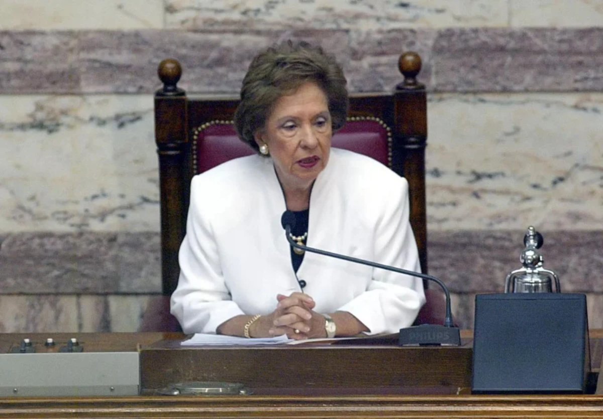 Η Μπενάκη ανέλαβε το βάρος της διατήρησης του κύρους του Κοινοβουλίου σε μια περίοδο υψηλών εθνικών προσδοκιών