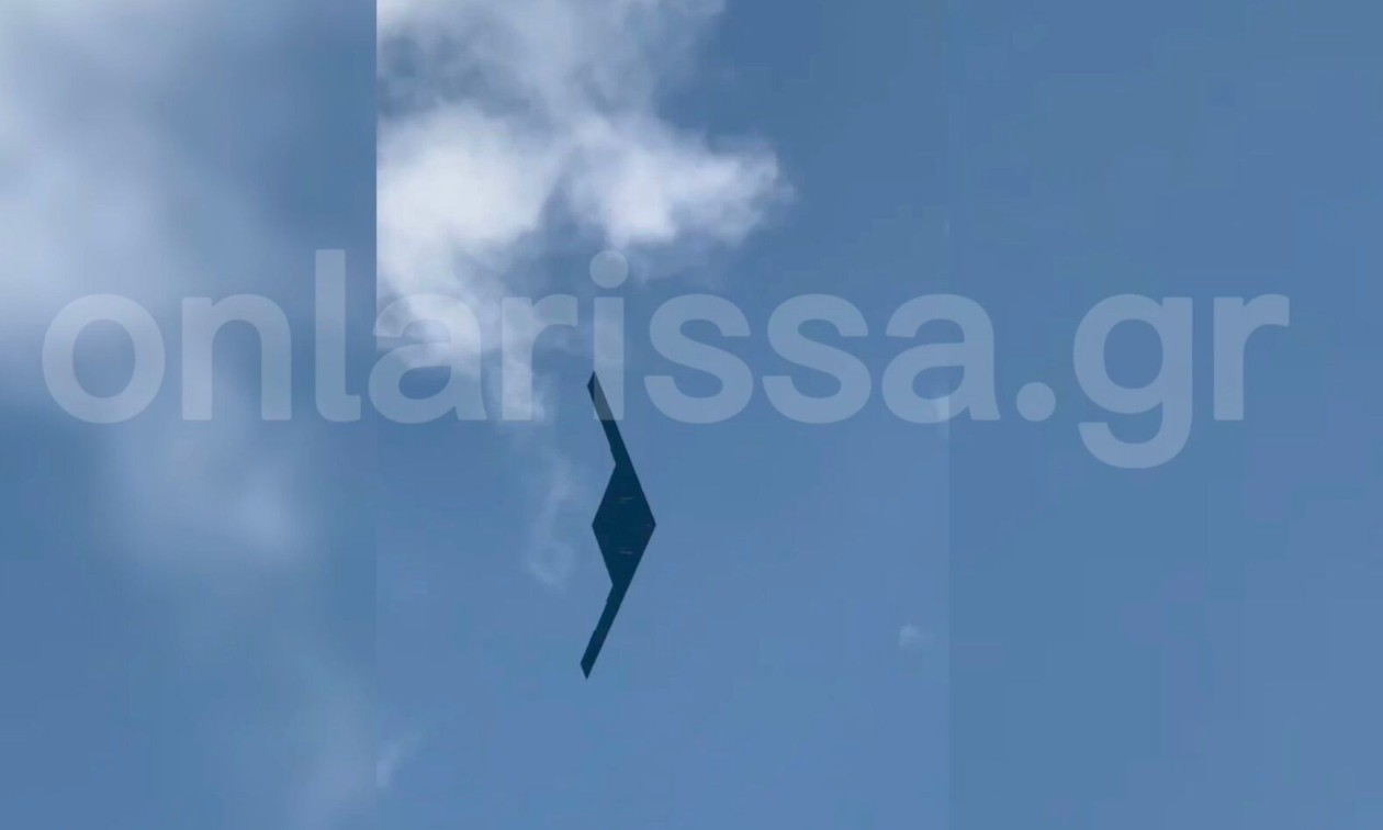 Μυστήριο πάνω από τη Λάρισα: Το «αόρατο» πυρηνικό υπερόπλο των ΗΠΑ καθηλωμένο στην 110 Πτέρυγα Μάχης – Η αναγκαστική προσγείωση του B-2 Spirit που αναστάτωσε τη Θεσσαλία